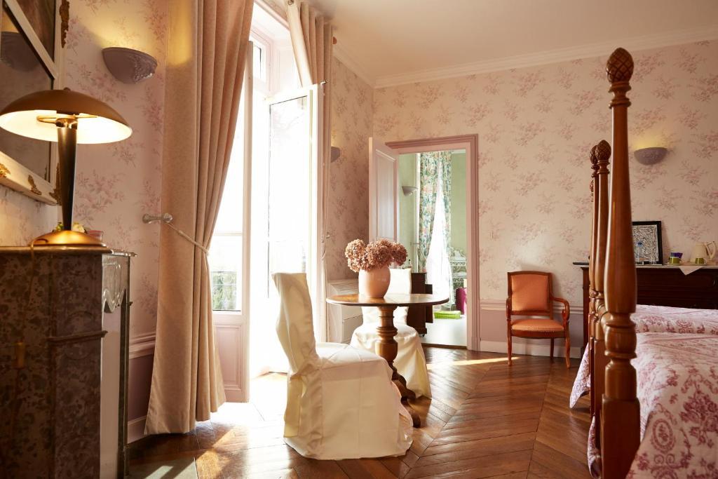 Chambres Au Chateau - Le Clos Des Tourelles Sennecey-le-Grand Стая снимка