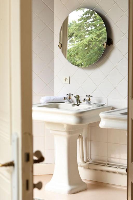 Chambres Au Chateau - Le Clos Des Tourelles Sennecey-le-Grand Стая снимка