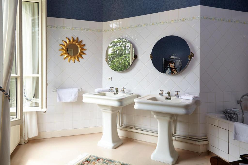 Chambres Au Chateau - Le Clos Des Tourelles Sennecey-le-Grand Стая снимка