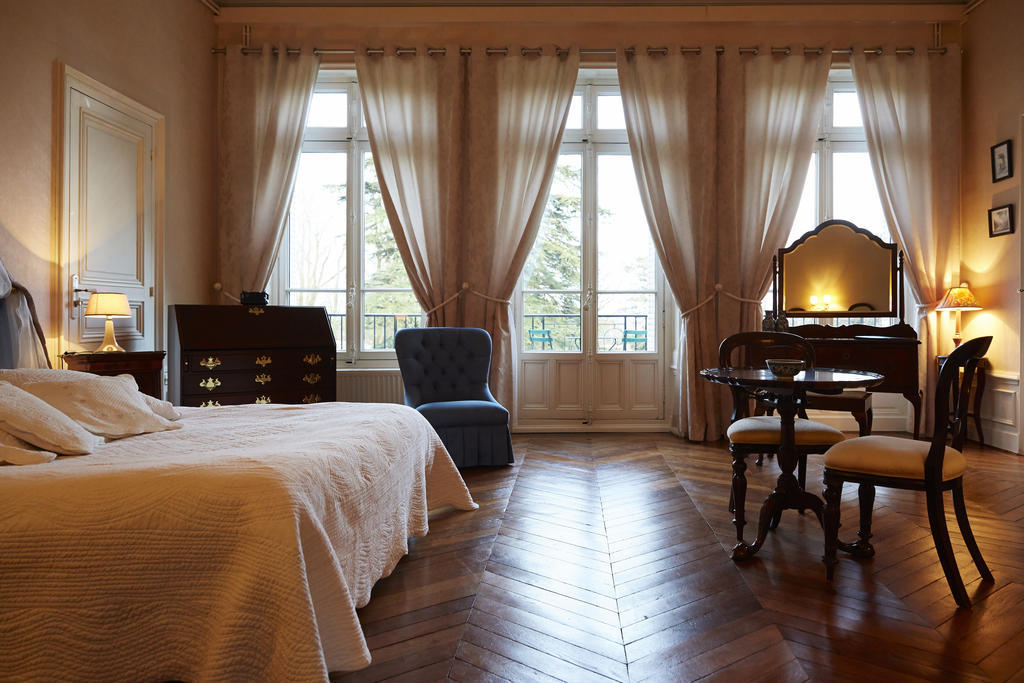 Chambres Au Chateau - Le Clos Des Tourelles Sennecey-le-Grand Стая снимка